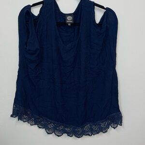 Bobeau 1X navy cold shoulder top with crocheted trim
